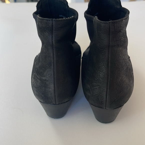 Eileen Fisher Knack Ankle Booties Boots in Black Nubuck Leather Pull On Size 8 - Picture 7 of 13